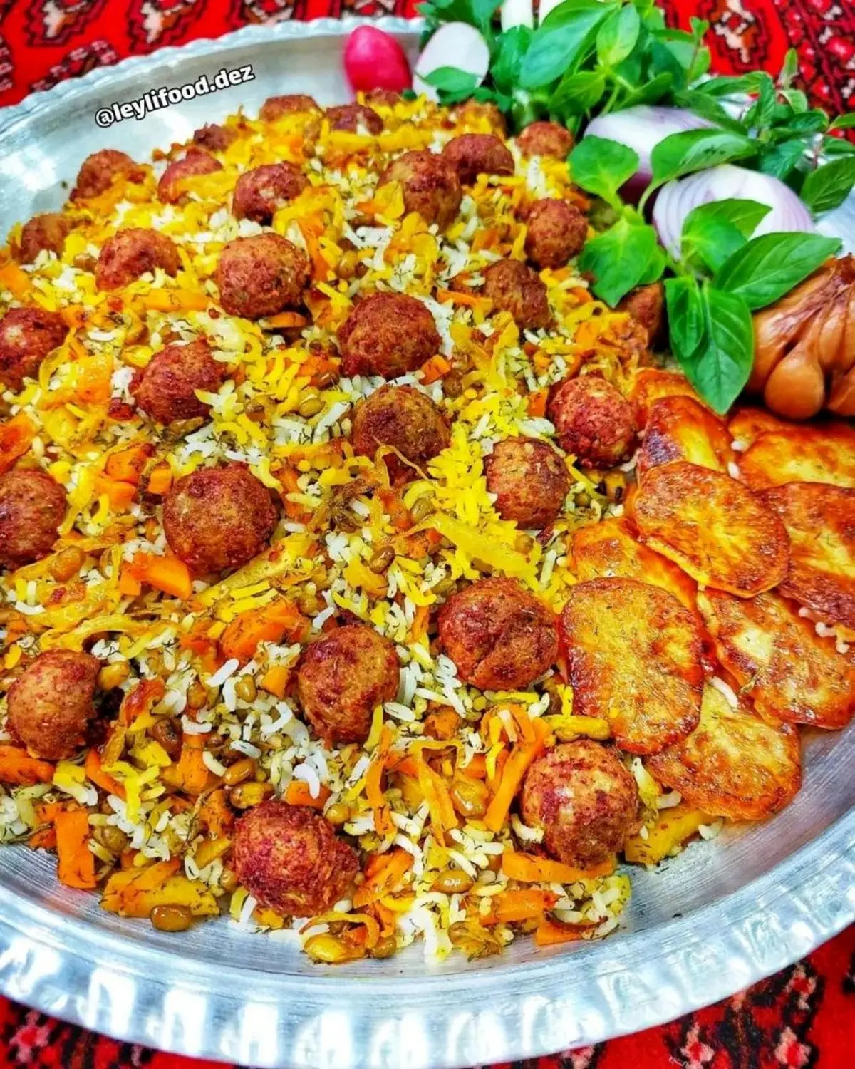 طرز تهیه هویج پلو زعفرانی | طعمش بی نظیره!