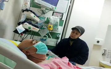 به یاد گذشته؛ «مازیار لرستانی» در کنار «محمد کاسبی» در بیمارستان