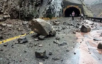  جاده کندوان همچنین مسدود است 