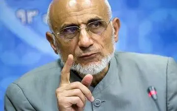 روحانی رقیب اصلی من است