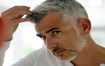 خوراکی های جادویی که روند سفید شدن مو را کند می‌کنند!