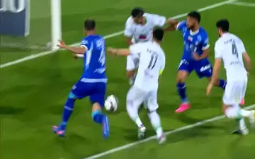 گل مردود استقلال برابر ذوب آهن به دلیل هند محمدی | فیلم