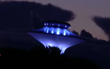 رویت یوفوهایی درخشان بر فراز آسمان ژاپن خبرساز شد!