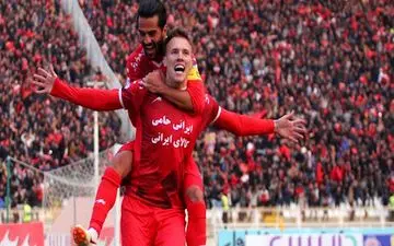 حرکت غیر اخلاقی مهاجمِ سر‌به هوای تراکتورسازی