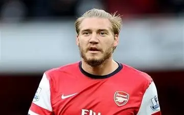 مهاجم سابق آرسنال به حبس خانگی محکوم شد + عکس