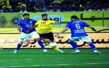 رشیدی: فکر نمی‌کردم استقلال تا این حد خوب بازی کند/ هنوز شانس اول قهرمانی هستیم 