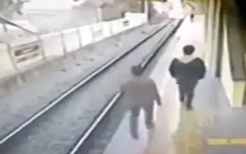 خودکشی یک دانشجو در ایستگاه مترو + فیلم