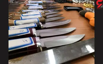 بازداشت 2 شرور خطرناک با کلکسیونی از چاقو در خانه مجردی شان / در غرب تهران
