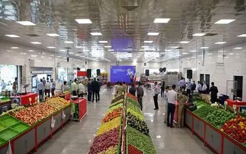 آخرین قیمت میوه و سبزیجات در میادین میوه و تره‌بار / قیمت کدام میوه تابستانی ارزانتر است؟