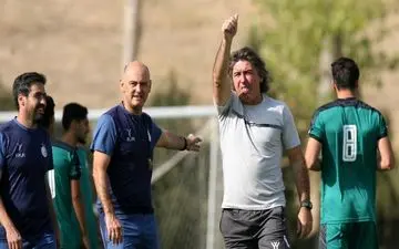 در کلاس درس ریکاردو ساپینتو در باشگاه استقلال چه می‌گذرد؟