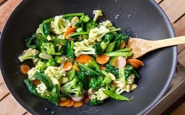 مهم‌ترین نکته در دوران کرونا برای روزه‌داران تامین آب مورد نیاز بدن است!