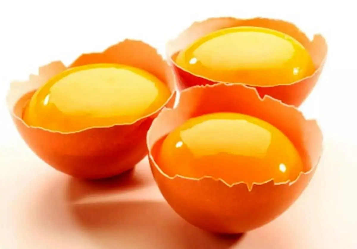 
خواص زرده تخم مرغ از نظر طب سنتی