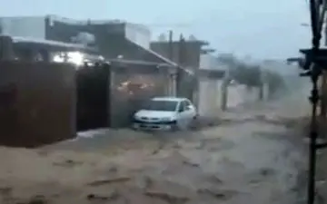 لحظه جاری شدن سیل در پلدختر