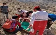 نجات معجزه‌آسای فرد سقوط‌کرده از صخره‌های صعب‌العبور ایجرود