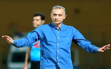  کمالوند: خاک بر سر ما با این فوتبالی که بازی می‌کنیم! 