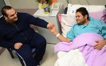 خواننده پاپ معروف ایران مجدداً به بیمارستان برگشت