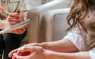 چرا بازآموزی روانشناسان در بحران‌های اجتماعی مهم است؟