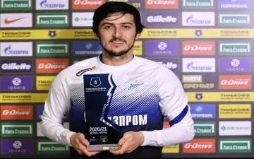 لژیونر ایرانی زنیت دومین بازیکن برتر ماه شد