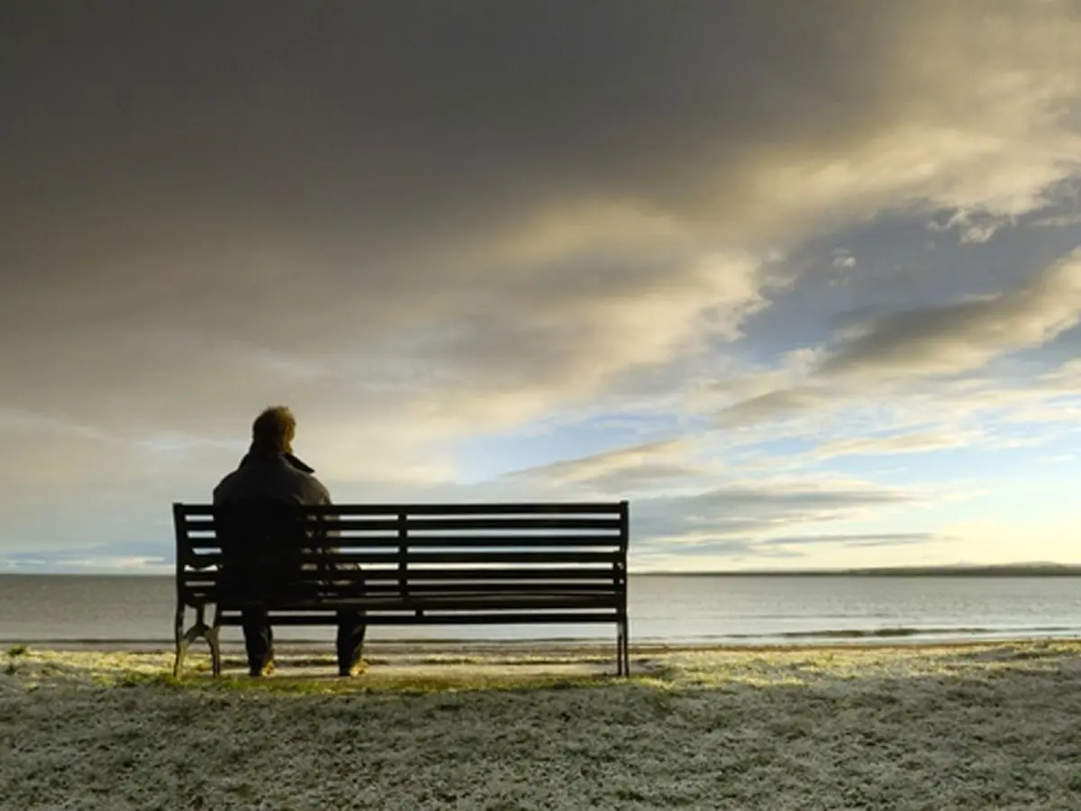 تنهایی می‌تواند برای سلامتی شما خطرناک‌تر از چاقی باشد
