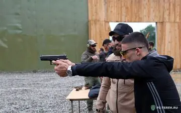 تیراندازی فوتبالیست ایرانی در روسیه+ عکس