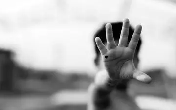 آزار جنسی پسر ۹ ساله توسط رانند‌‌ه اسنپ د‌‌ر بیابان