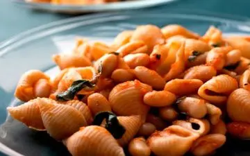  ماکارونی با لوبیا چیتی رو درست کن چون هم مقویه هم خوشمزه و جدید!