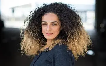 درآمد بالای مسیح علی نژاد از تشویق دختران ایرانی به بی‌حجابی + فیلم 