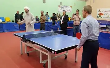 فیلم/ راکت به دست شدن امام جمعه آبادان و رییس فدراسیون تنیس روی میز 