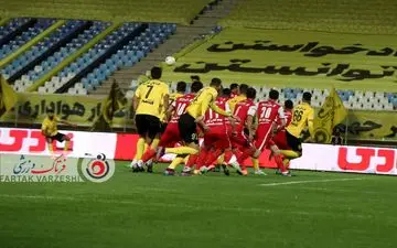 اختصاصی/ تصاویری از جدال بزرگ هفته بین تیم‌های سپاهان و پرسپولیس