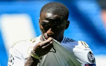 یوونتوس خواهان جذب مدافع فرانسوی کهکشانی‌ها