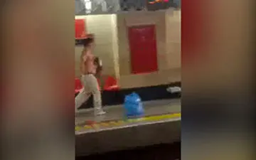 لحظه شلیک پلیس به مهاجم مترو + فیلم