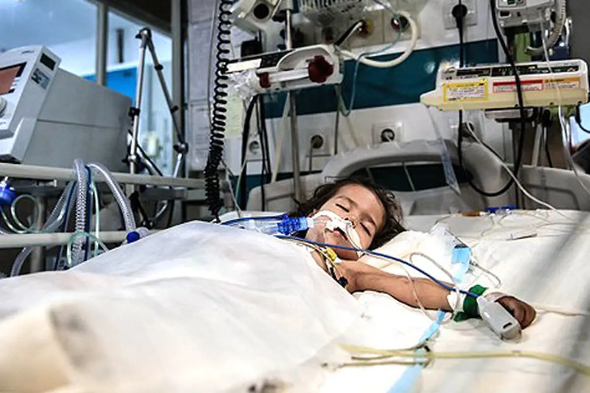 دختربچه قربانی کودک آزاری در ساوه بر اثر ضربه مغزی جان باخت