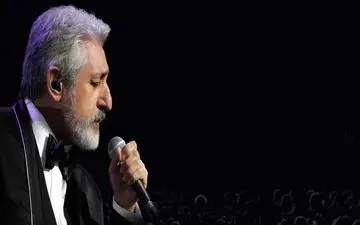 تصویر خواننده لس آنجلسی مشهور روی پوستر نمایشگاه نقاشی تهران ! + عکس