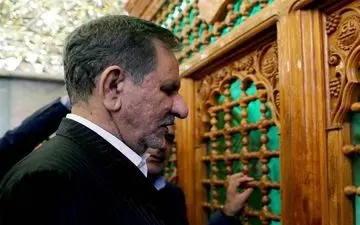 معاون اول رئیس‌جمهور حرم حضرت علی(ع) را زیارت کرد