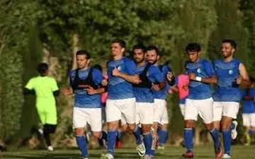  رقابت 3  گلادیاتور برای پست هافبک راست آبی پوشان