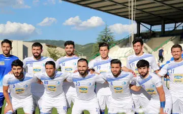 تیم فوتبال استقلال بادران را گلباران کرد