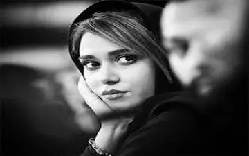  ژست پریناز ایزدیار در یک مراسم خصوصی 