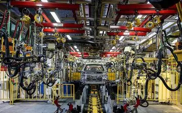 تولید ۲ وانت متوقف شد