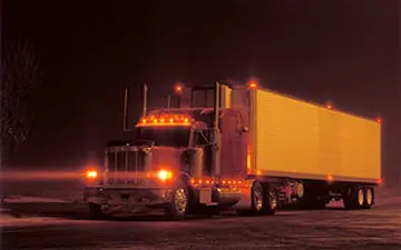 عاقبت خواب آلودگی راننده تریلی هنگام رانندگی در شب +فیلم 