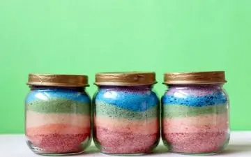 نمک رنگی بخوریم یا ضرر دارد؟