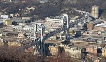 لحظه نورافشانی پل بازسازی شده جنوا در ایتالیا برای همدردی با قربانیان بیماری کرونا + فیلم