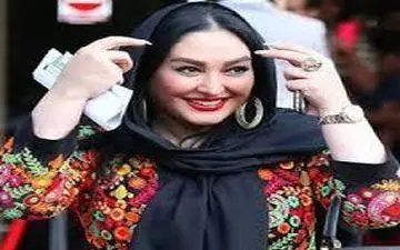 تیپ خاص «الهام حمیدی» در پشت صحنه کنسرت محسن یگانه