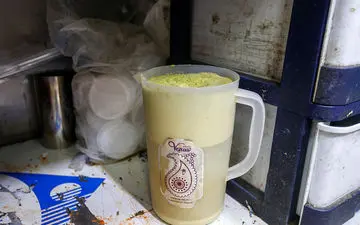 میوه‌هایی کهنه و کپک زده یا آبمیوه‌هایی خوشرنگ+فیلم 