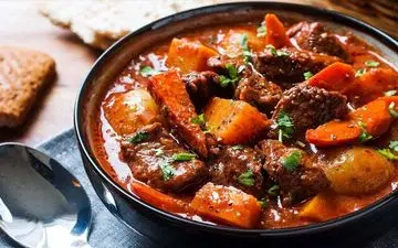 طرز تهیه خوراک گوشت ترکی؛ غذای خوشمزه و مقوی با طعمی خاص