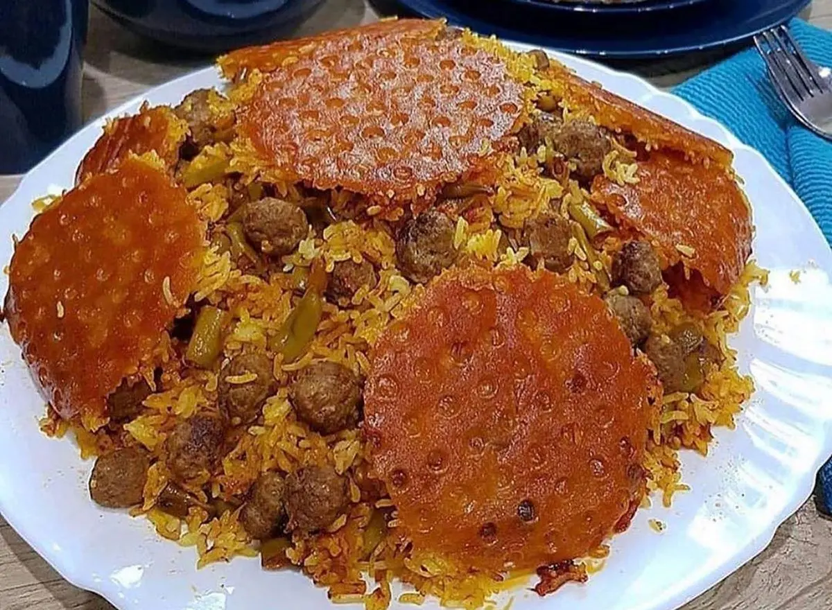 طرز تهیه لوبیا پلو خوش‌عطر با گوشت قلقلی