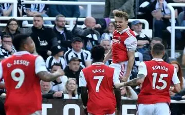 آرسنال برد و به یک قدمی منچسترسیتی برگشت 