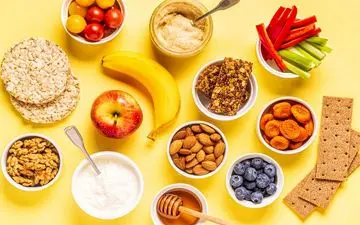 چه میان وعده هایی می تواند به سلامت دانش آموزان کمک کند