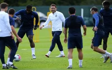 بازیکنان چلسی هم به حمایت از معترضان آمریکایی پرداختند + عکس
