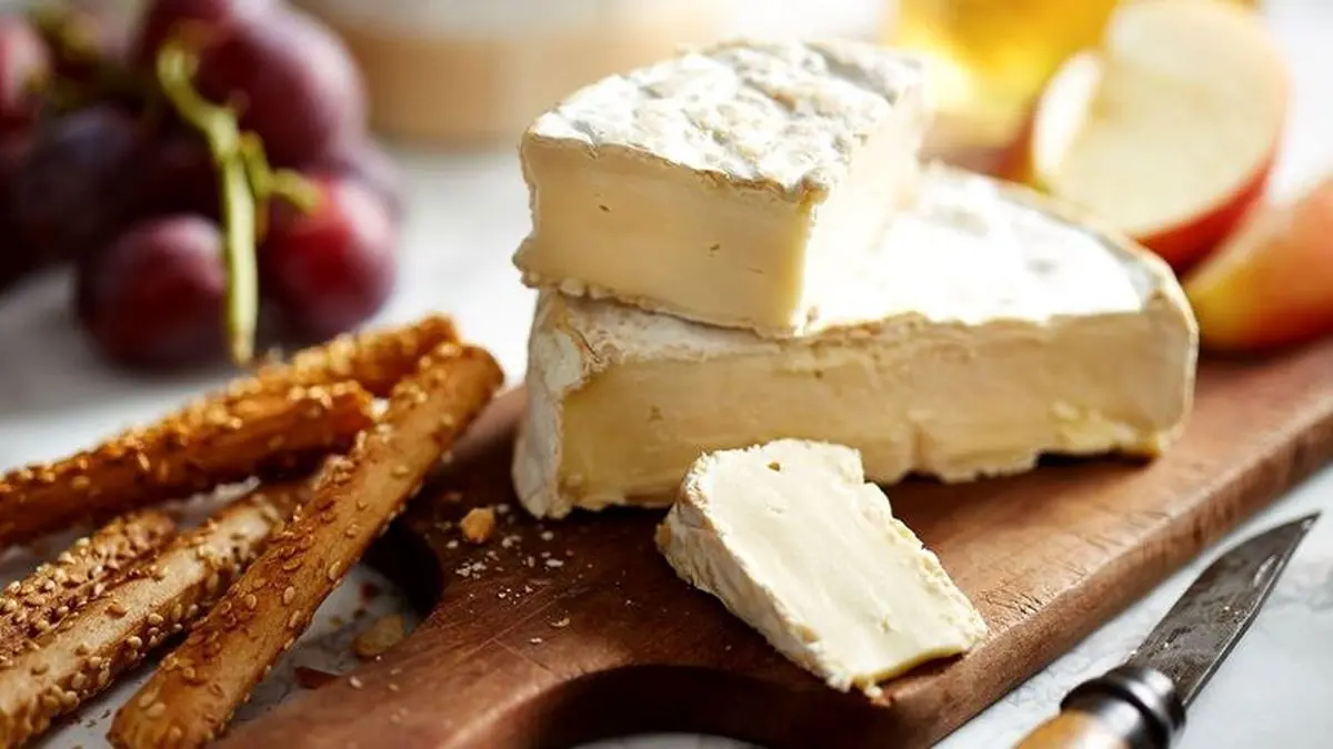 پنیر را با خرما مصرف کنید!