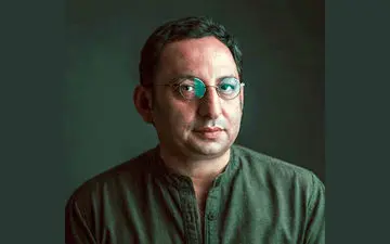 پیکر منیر فرمانفرماییان در قزوین به خاک سپرده شد